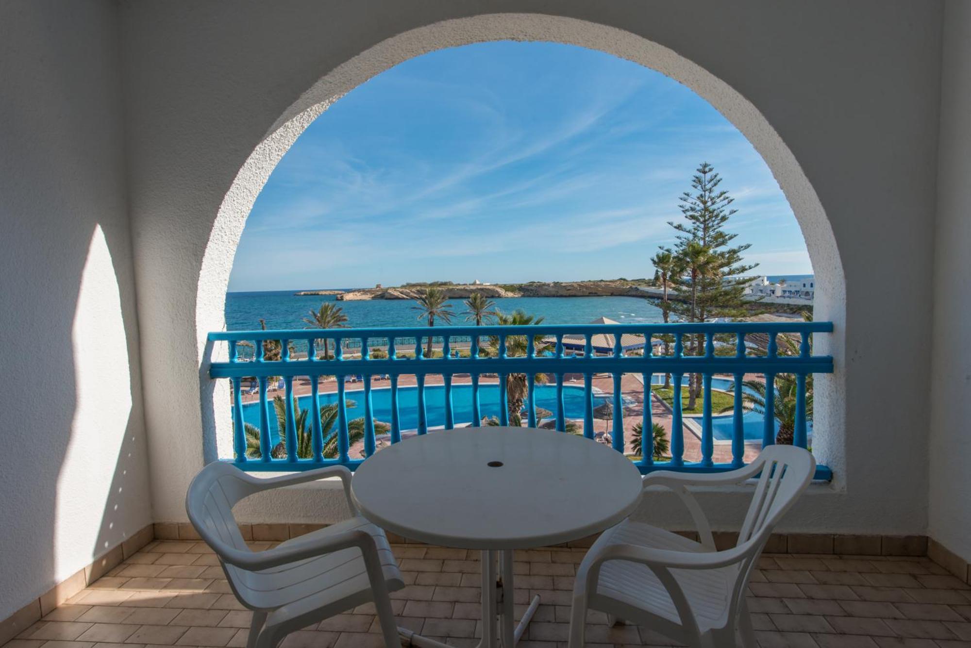 Double or Twin Room Sea View