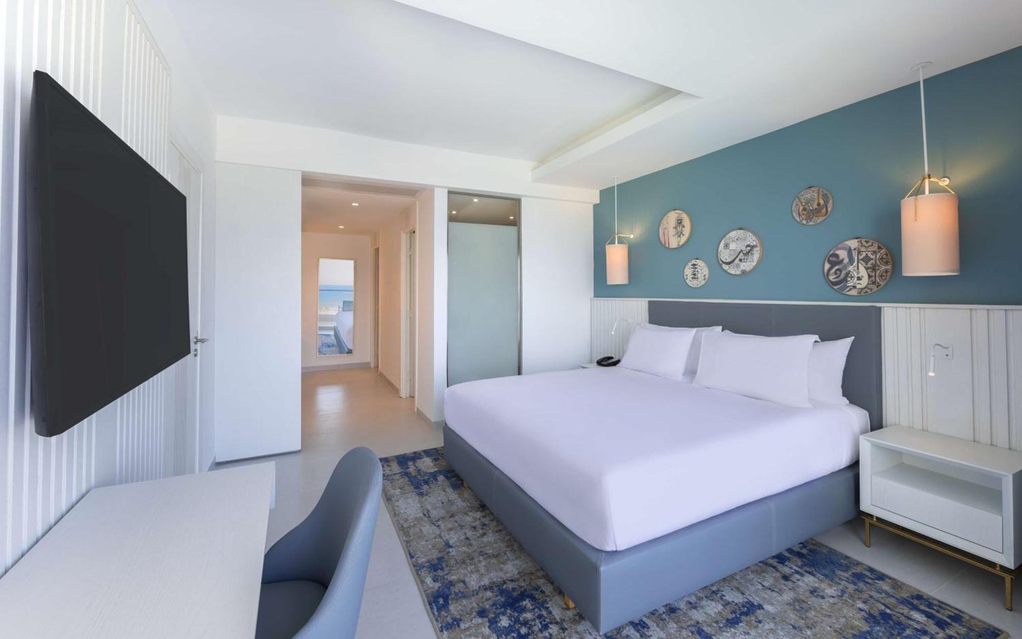 Suite 1 Chambre Lit King-Size - Vue Frontale sur Mer